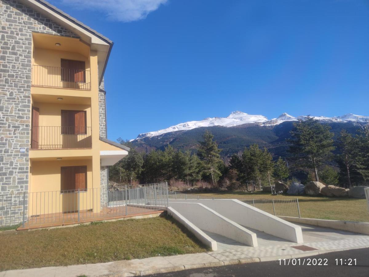 Apartamento A Estrenar En Villanúa Kültér fotó