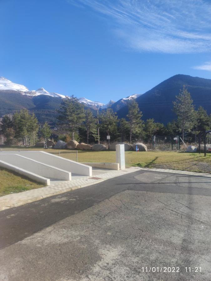 Apartamento A Estrenar En Villanúa Kültér fotó
